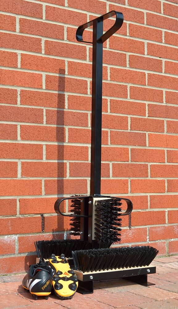 gm482bau_pro_boot_wiper_brick_to_trim A Baughurst Bootwiper, consisting of a black pole with a brush attached